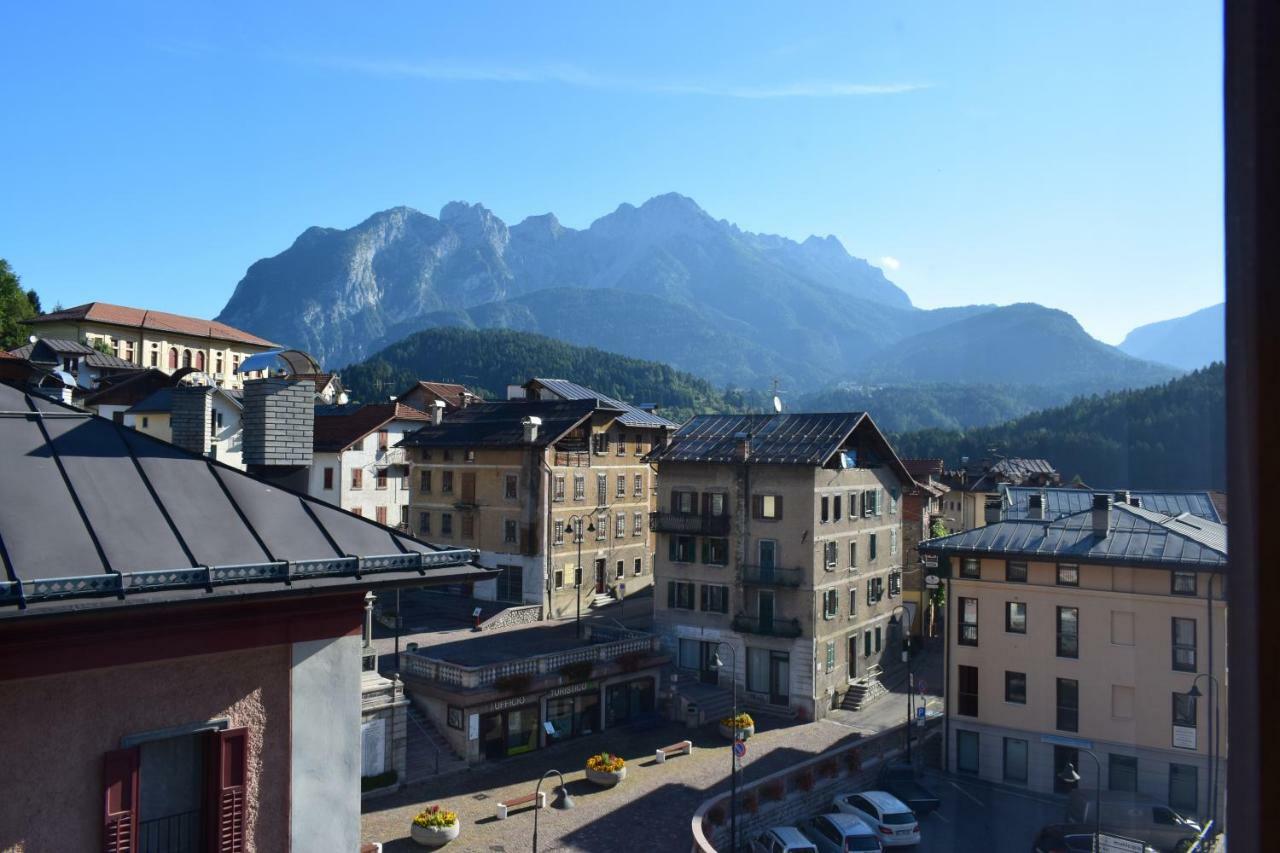 Lozzo Di Cadore - Dolomiti - Piazza IV Novembre Lozzo Cadore 외부 사진